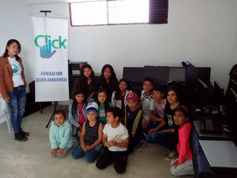Colegios apoyados por la fundación click Colegios apoyados por la fundación click