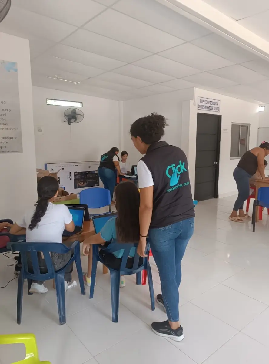 donar computadores para bibliotecas