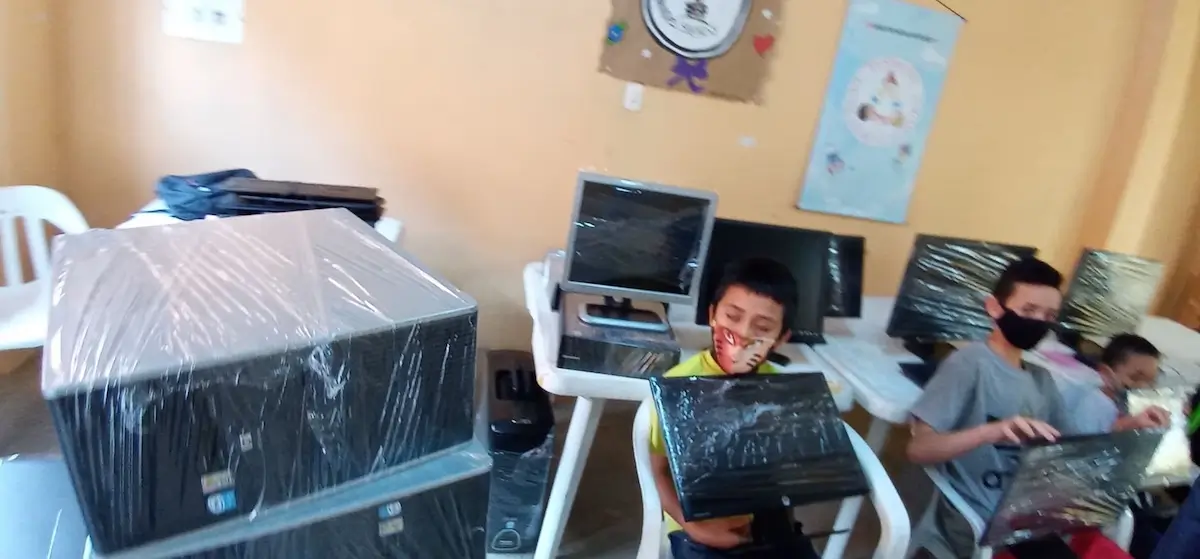 dónde donar tu computador usado