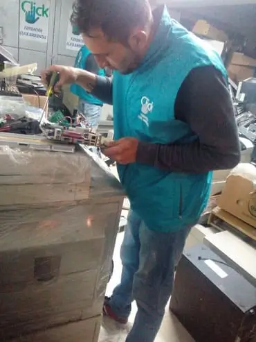 taller de reciclaje de computadores fundación Click taller de reciclaje de computadores fundación Click