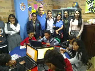 fundaciones para donar tecnologia Donacion de computadores2